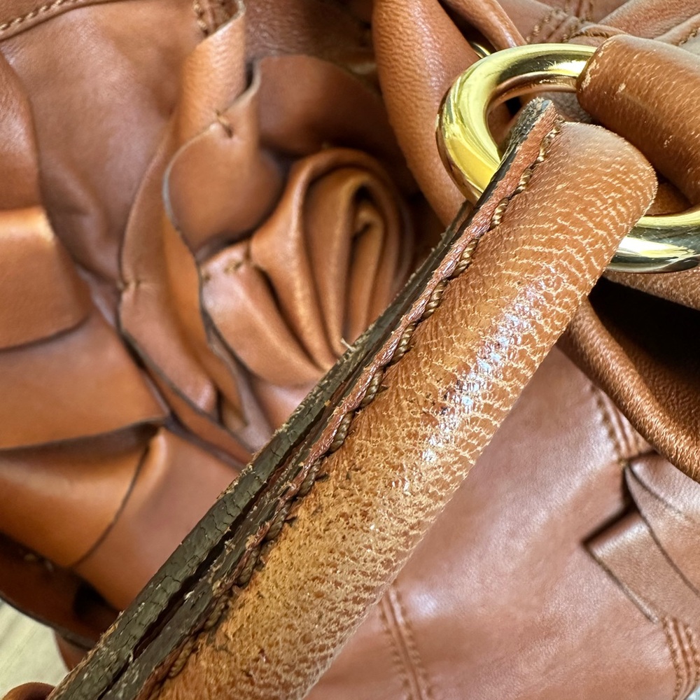 Beautiful, Leather Handbag with Floral Design - Picture 9 of 15